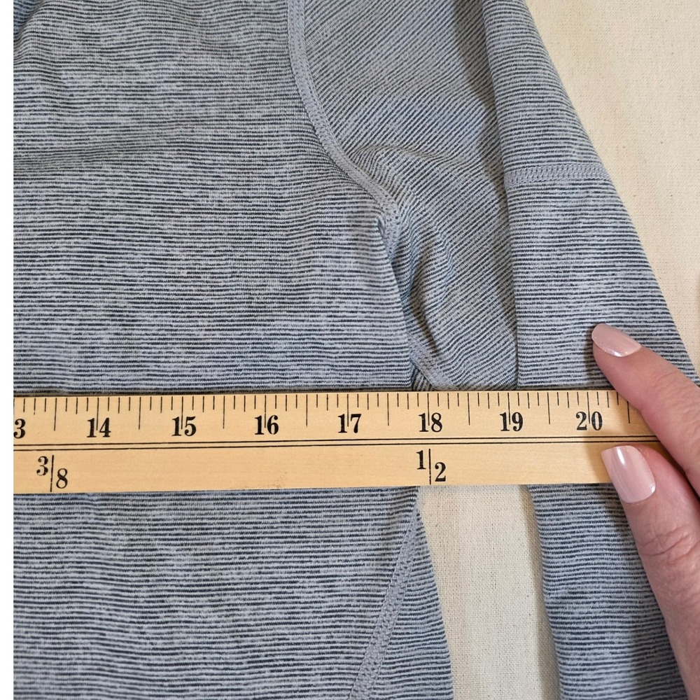 Zella Pullover Women M Gray Space Dye V-Neck Hoodie Activewear Long Sleeve Gym - Picture 3 of 8
